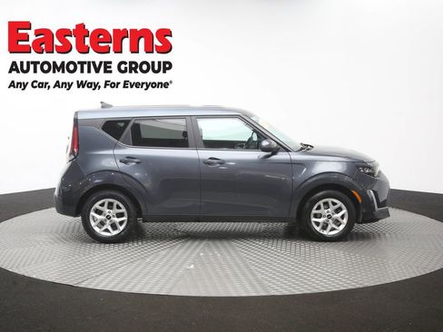 Used 2023 Kia Soul LX w/ LX Technology Package FWD image 43