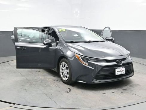 Used 2024 Toyota Corolla LE FWD image 37