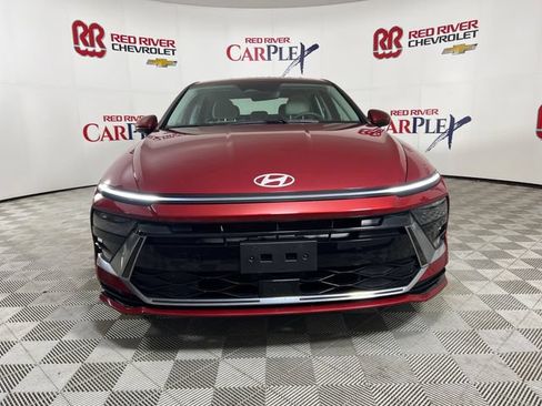 Used 2025 Hyundai Sonata SEL FWD image 2