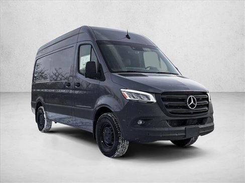 Used 2024 Mercedes-Benz Sprinter 2500 image 3