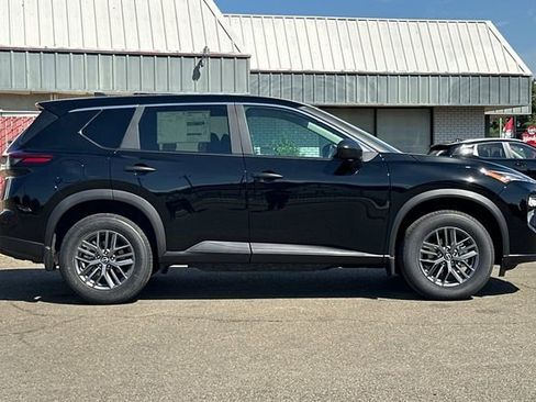 New 2026 Nissan Rogue S image 3