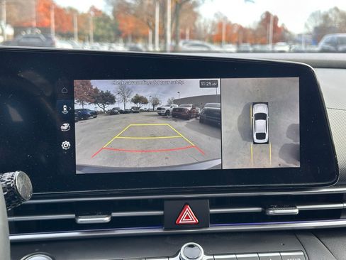 Certified 2024 Hyundai Elantra Limited image 34