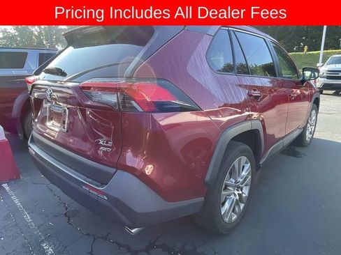 Used 2022 Toyota RAV4 XLE Premium AWD/4WD image 9