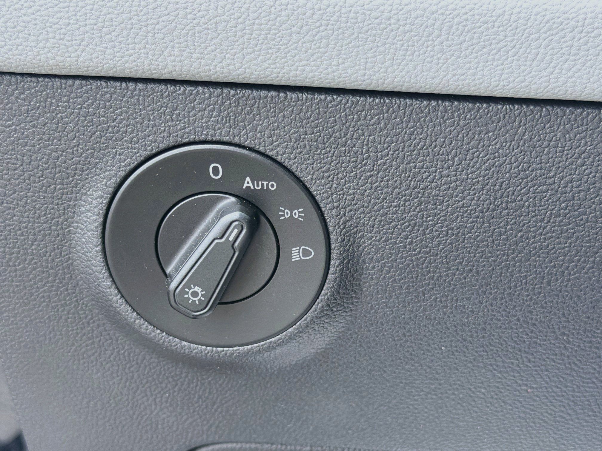 Used 2022 Volkswagen Taos SEL w/ Panoramic Sunroof Package FWD image 35