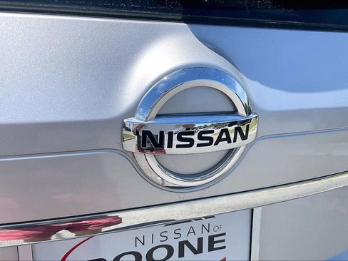 Used 2020 Nissan Rogue S FWD image 8