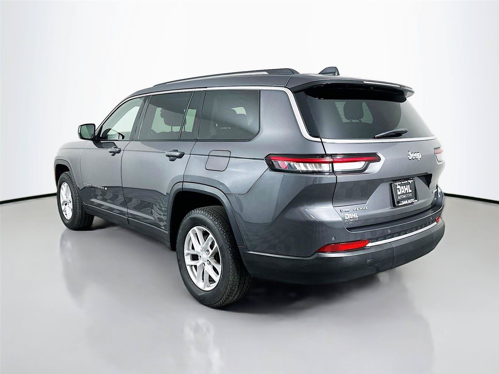 Used 2022 Jeep Grand Cherokee L Laredo w/ Luxury Tech Group I AWD/4WD image 10