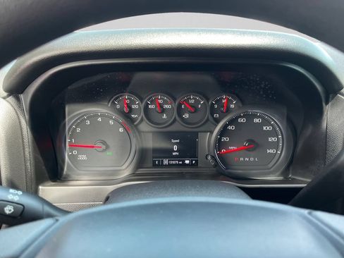 Used 2019 Chevrolet Silverado 1500 Custom w/ Custom Value Package AWD/4WD image 19