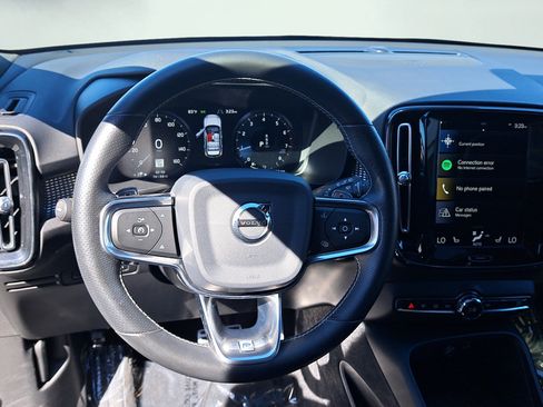 Used 2019 Volvo XC40 T5 R-Design AWD/4WD image 14