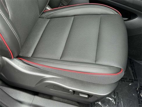 Used 2023 Buick Envision Essence w/ Technology Package I image 7