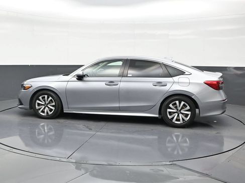 Used 2022 Honda Civic LX image 2