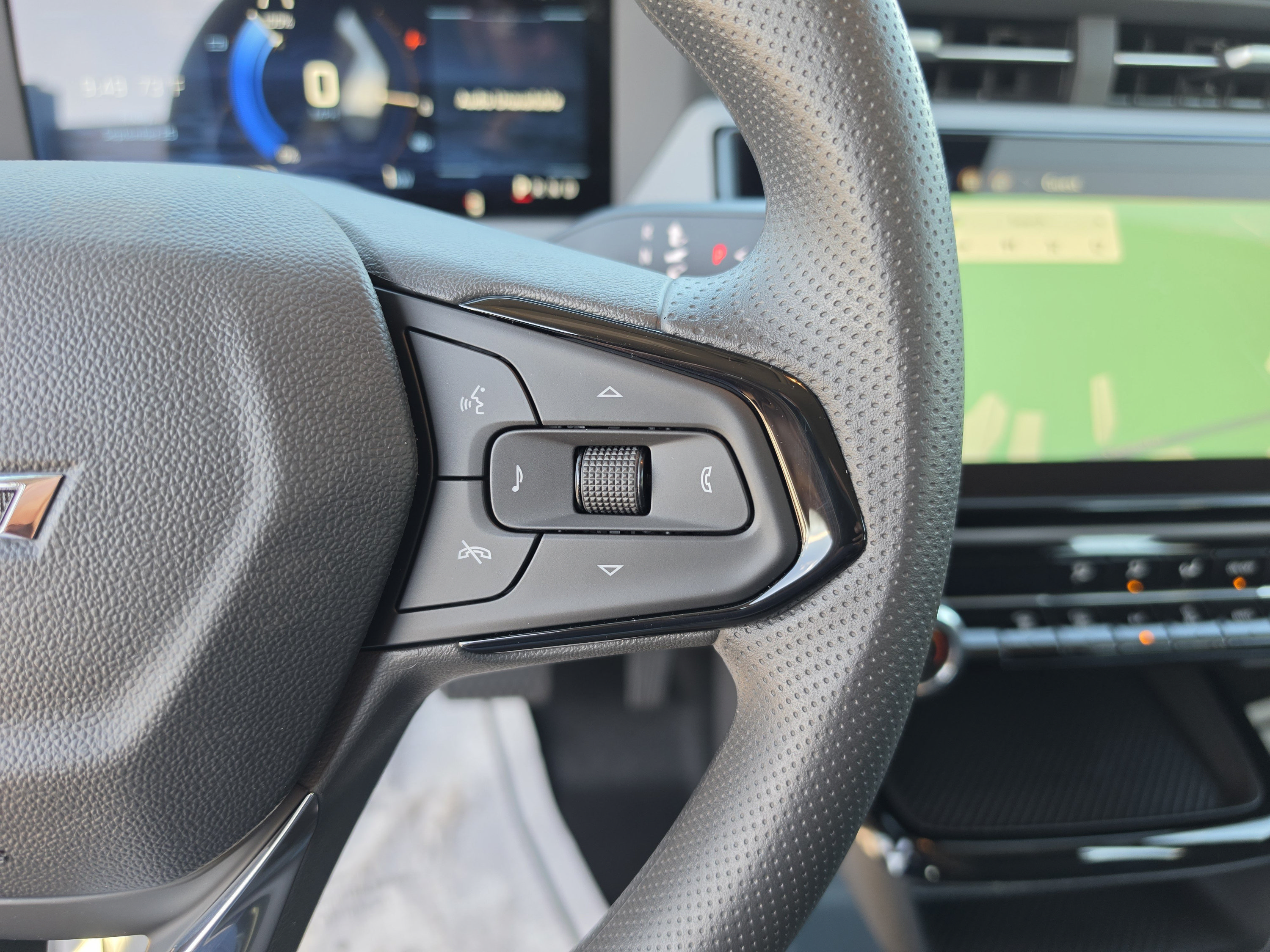 New 2027 Chevrolet Bolt LT FWD image 31