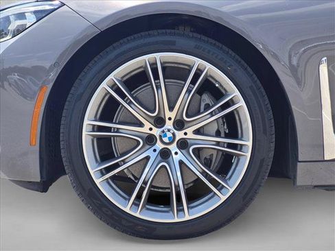 Used 2022 BMW 740i RWD image 24
