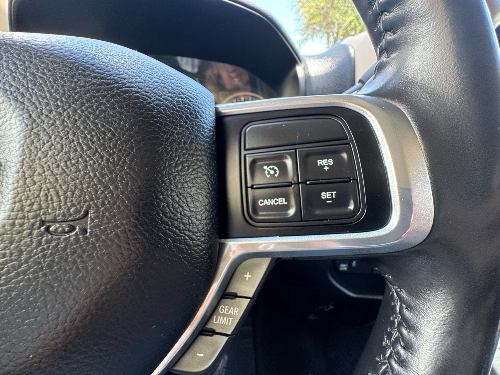 Used 2022 RAM 2500 Laramie AWD/4WD image 11