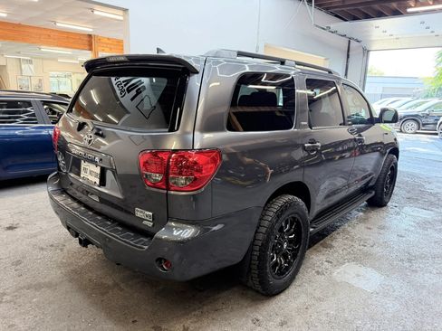 Used 2016 Toyota Sequoia SR5 w/ Premium Package AWD/4WD image 8