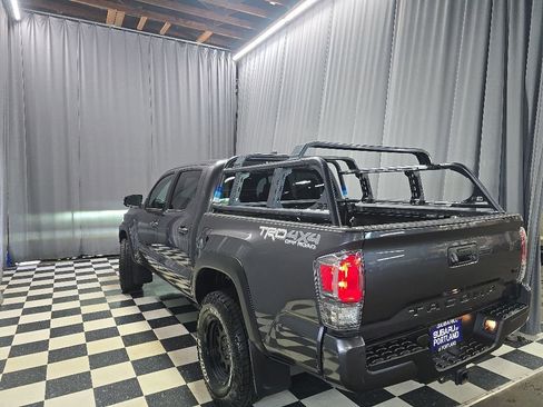Used 2023 Toyota Tacoma TRD Off-Road w/ Technology Package AWD/4WD image 10