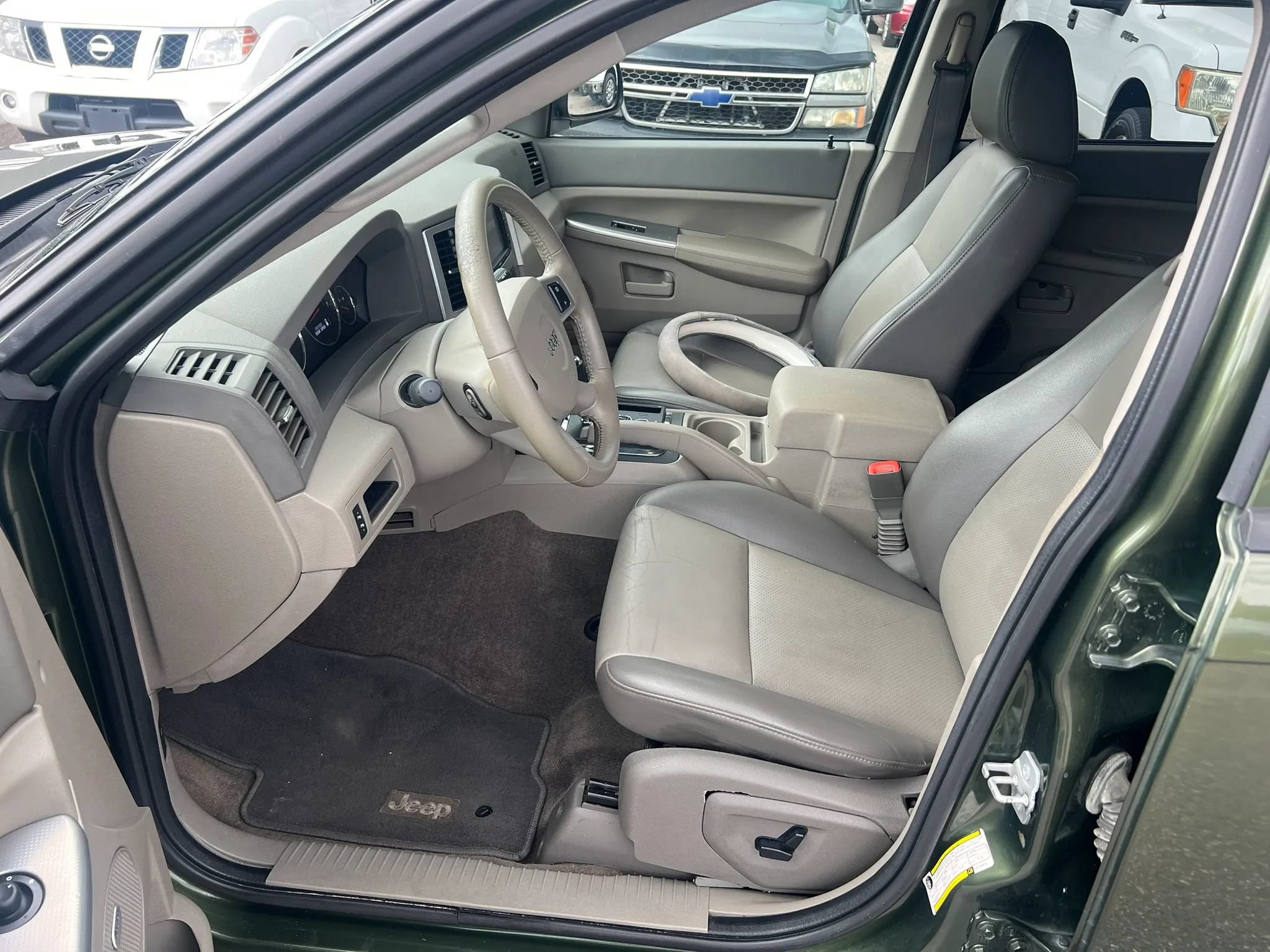 Used 2008 Jeep Grand Cherokee Laredo RWD image 7