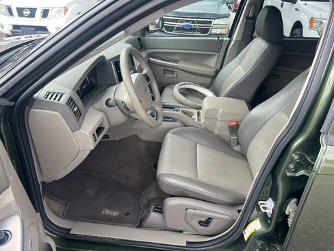 Used 2008 Jeep Grand Cherokee Laredo RWD image 7