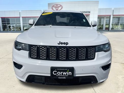 Used 2017 Jeep Grand Cherokee Altitude AWD/4WD image 8