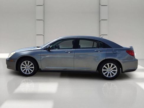 Used 2010 Chrysler Sebring Limited FWD image 2
