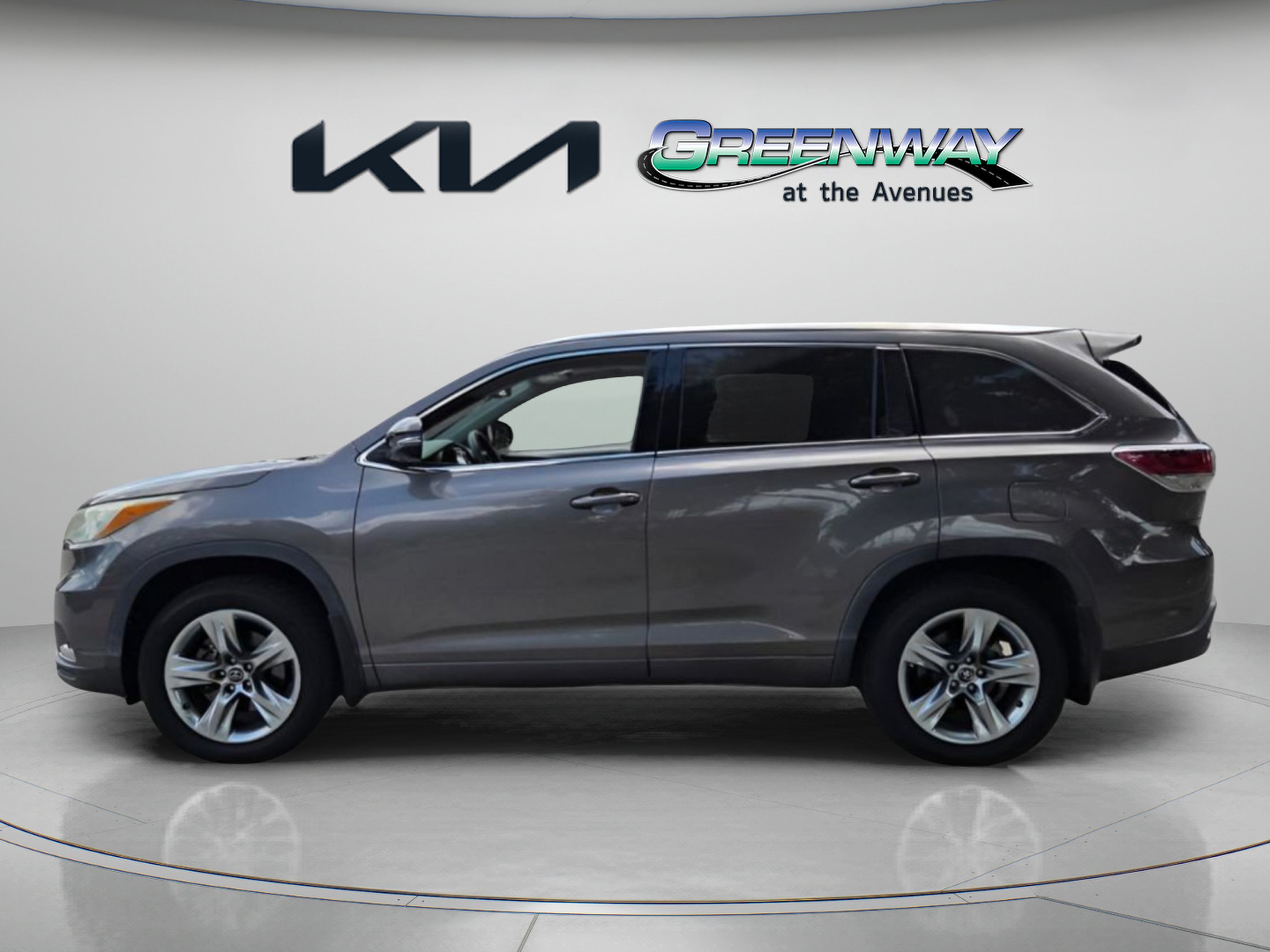 Used 2016 Toyota Highlander Limited AWD/4WD image 4