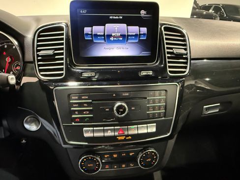 Used 2019 Mercedes-Benz GLE 400 4MATIC image 28