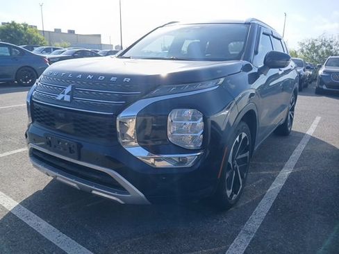 Used 2024 Mitsubishi Outlander SEL FWD image 3