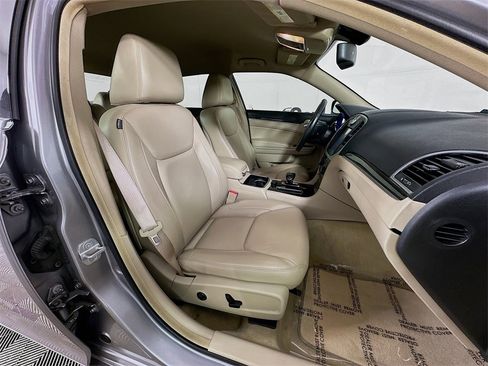 Used 2013 Chrysler 300 Base w/ Driver Convenience Group image 33