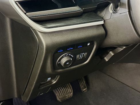 Used 2022 Jeep Grand Cherokee Trailhawk w/ Advanced Protech Group II image 17