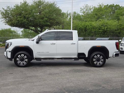 Certified 2025 GMC Sierra 2500 Denali image 4