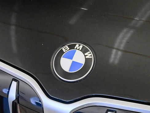 Used 2023 BMW X1 xDrive28i w/ Convenience Package AWD/4WD image 9