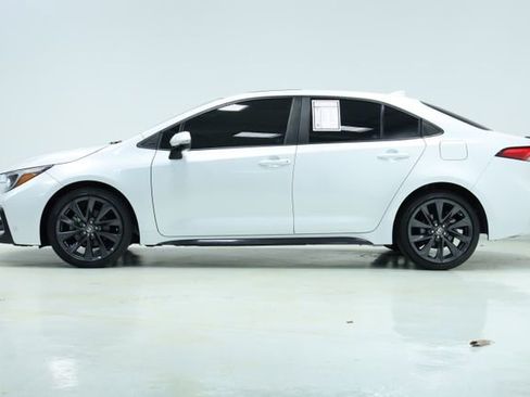 Used 2023 Toyota Corolla XSE FWD image 4