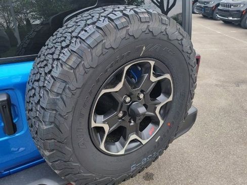 Used 2023 Jeep Wrangler Rubicon w/ Dual Top Group image 19