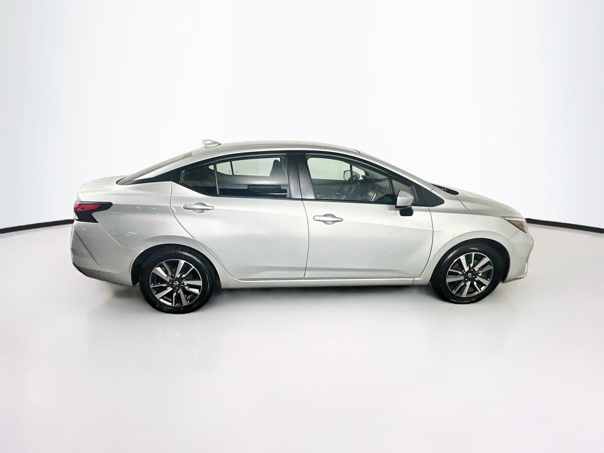 Used 2025 Nissan Versa SV FWD image 10