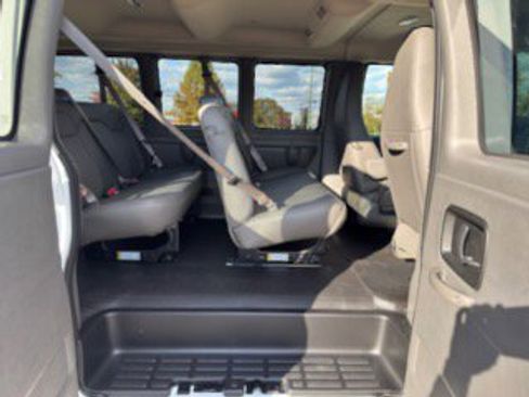 New 2025 Chevrolet Express 3500 LS image 23