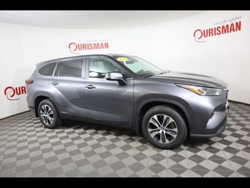 Used 2024 Toyota Highlander XLE AWD/4WD image 33