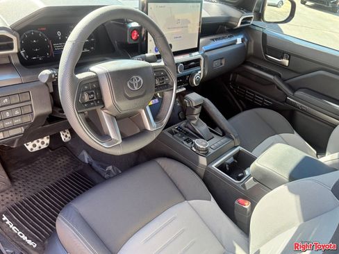 Certified 2025 Toyota Tacoma TRD Sport w/ TRD Sport Upgrade Package image 19