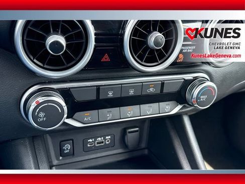 Used 2024 Nissan Sentra SV FWD image 27