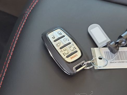 New 2026 Chrysler Pacifica Select FWD image 27