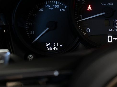 Used 2023 Porsche Macan image 31