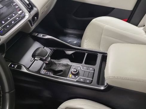 Used 2023 Kia Sorento S w/ Panoramic Sunroof Package AWD/4WD image 33