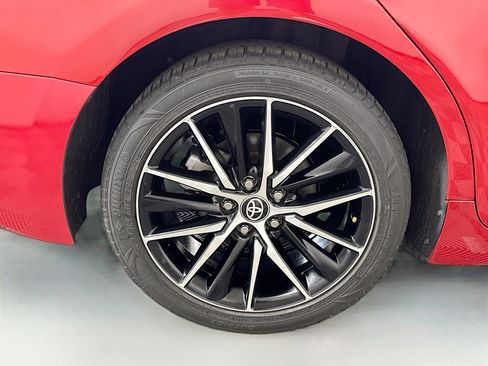 Used 2021 Toyota Camry SE image 32