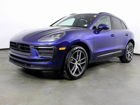 Certified 2025 Porsche Macan image 1