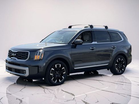 Used 2024 Kia Telluride SX w/ Towing Package image 4