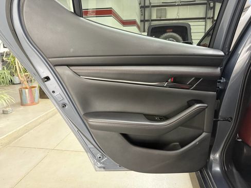 Used 2022 MAZDA MAZDA3 s FWD image 12