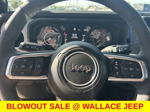 Used 2026 Jeep Wrangler Unlimited Sahara AWD/4WD image 18