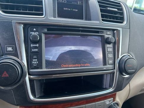 Used 2013 Toyota Highlander Limited AWD/4WD image 13