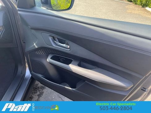 Used 2023 Nissan Ariya FWD image 52