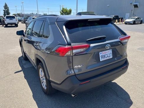 Used 2025 Toyota RAV4 XLE AWD/4WD image 7