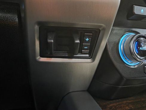 Used 2017 Ford F250 Platinum w/ Platinum Ultimate Package image 50