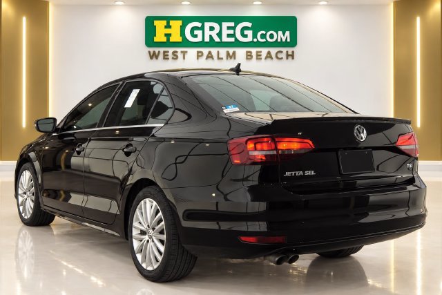 Used 2016 Volkswagen Jetta SEL FWD image 2